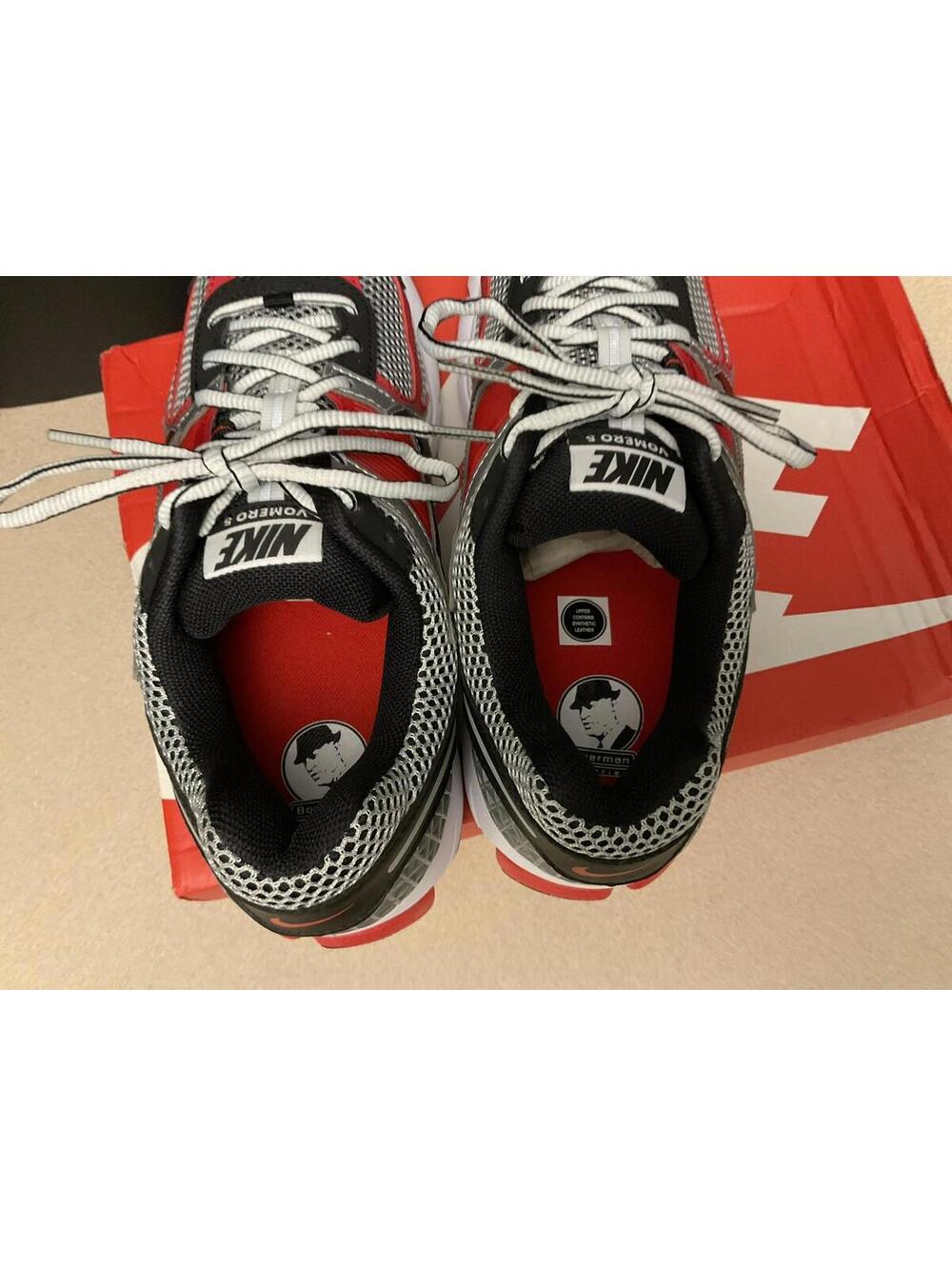 New! Mens Nike Zoom Vomero 5 Metallic Silver/Red/Black Running Shoes. Size 8.5. - Picture 8 of 9